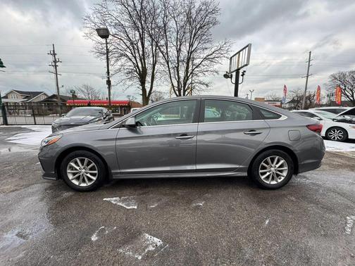 2018 Hyundai SONATA SE