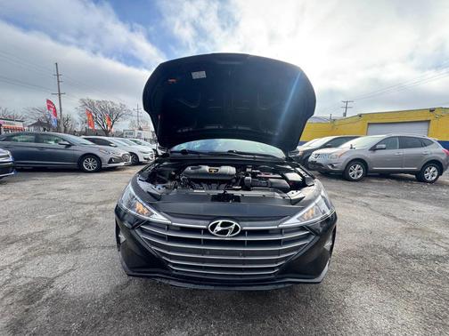 2020 Hyundai ELANTRA SE