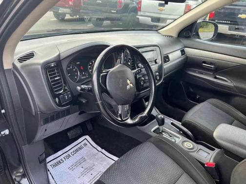 2016 Mitsubishi Outlander ES