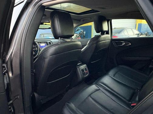 2015 Chrysler 200 C