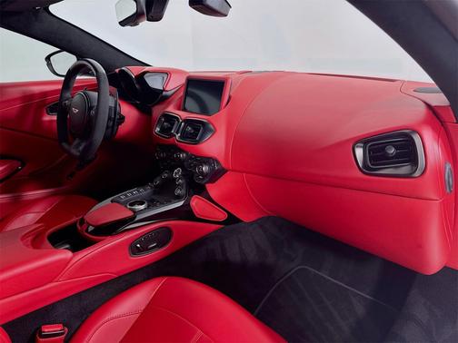 2022 Aston Martin Vantage Roadster