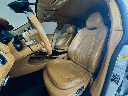 2021 Aston Martin DBX SUV