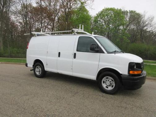 White 2017 Chevrolet Express 2500 LT