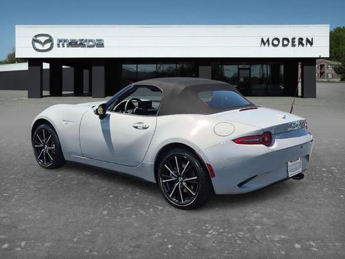 Aero Gray Metallic 2026 Mazda MX-5 Miata Grand Touring