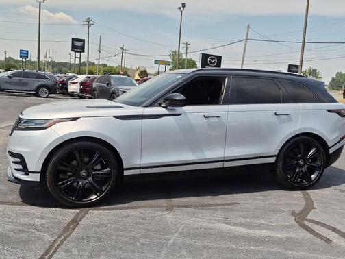 Hakuba Silver 2023 Land Rover Range Rover Velar R-Dynamic S