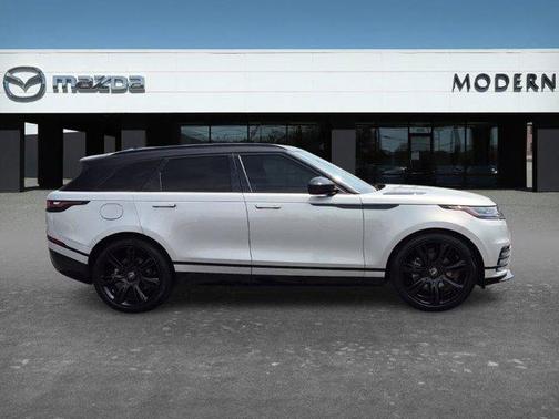 Hakuba Silver 2023 Land Rover Range Rover Velar R-Dynamic S