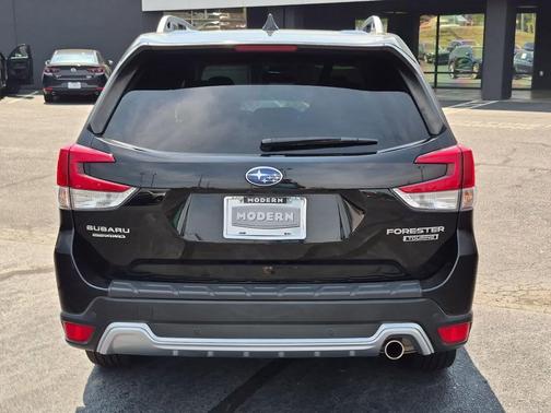 Crystal Black Silica 2022 Subaru Forester Touring