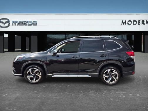 Crystal Black Silica 2022 Subaru Forester Touring