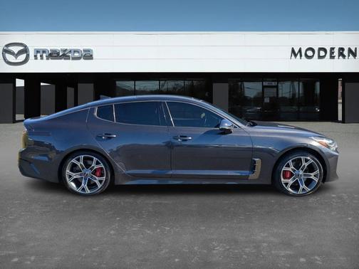 2021 Kia Stinger GT1