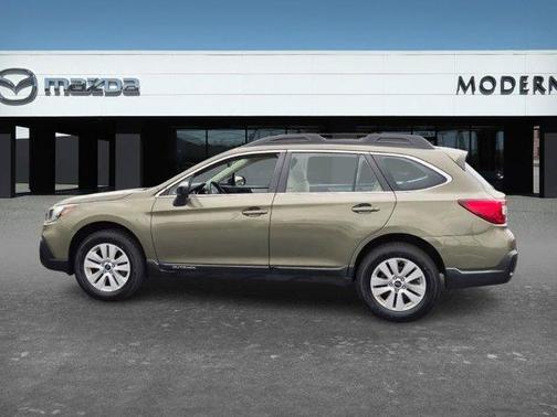 Wilderness Green Metallic 2019 Subaru Outback 2.5i