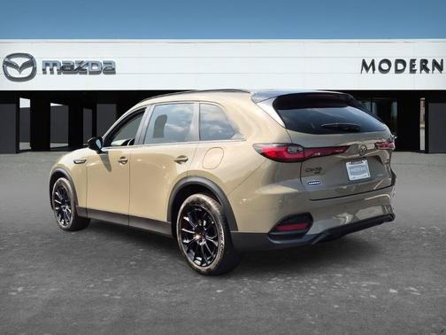 Zircon Sand Metallic 2026 Mazda CX-70 PF