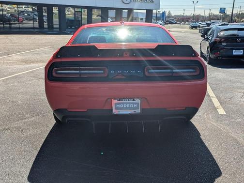 2016 Dodge Challenger SRT Hellcat
