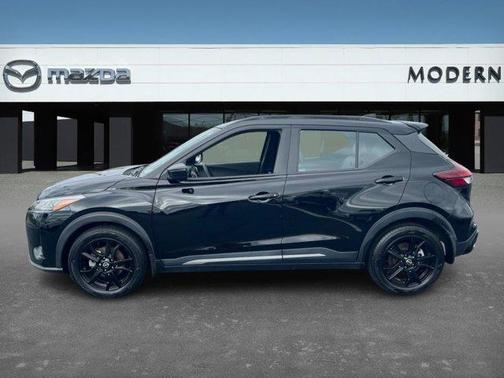 2022 Nissan Kicks SR
