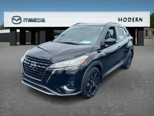 2022 Nissan Kicks SR