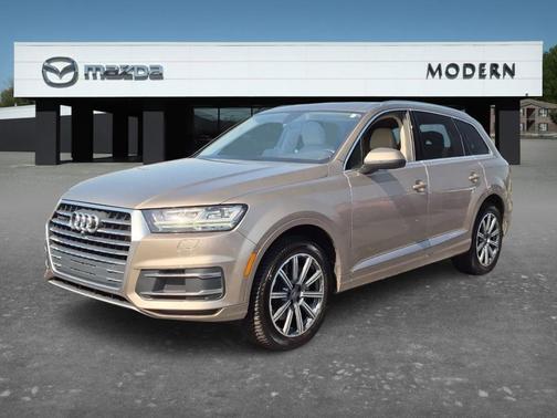 Cobra Beige Metallic 2019 Audi Q7 45 SE Premium Plus