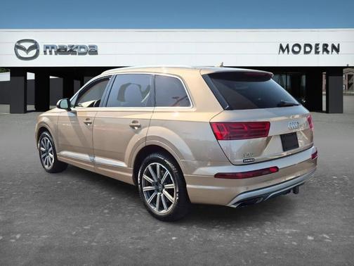 Cobra Beige Metallic 2019 Audi Q7 45 SE Premium Plus