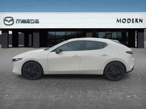 Snowflake White Pearl 2026 Mazda Mazda3 2.5 S Carbon Edition