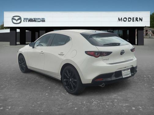 Snowflake White Pearl 2026 Mazda Mazda3 2.5 S Carbon Edition