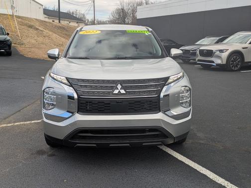2022 Mitsubishi Outlander ES
