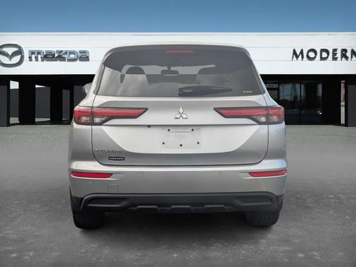 2022 Mitsubishi Outlander ES