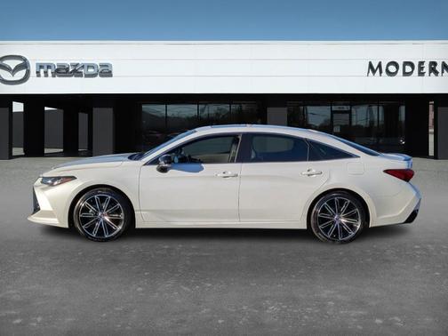 2019 Toyota Avalon XLE Touring