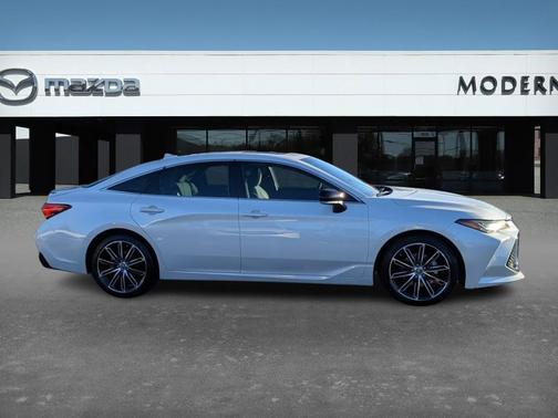 2019 Toyota Avalon XLE Touring