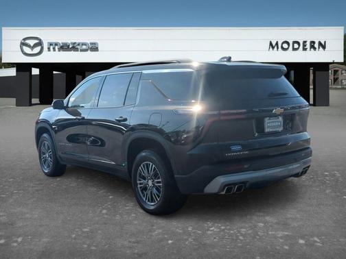 Black 2024 Chevrolet Traverse LT