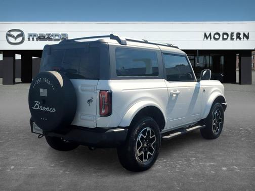 White 2023 Ford Bronco Outer Banks
