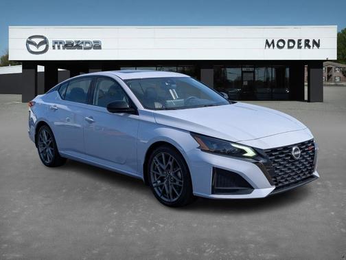 2023 Nissan Altima 2.0 SR