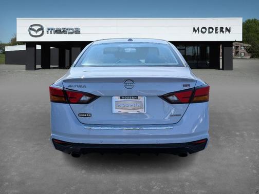 2023 Nissan Altima 2.0 SR
