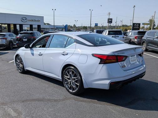 2023 Nissan Altima 2.0 SR