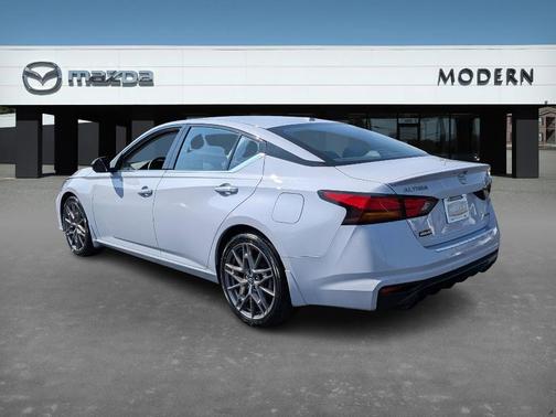 2023 Nissan Altima 2.0 SR