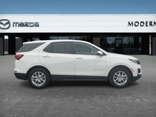 White 2024 Chevrolet Equinox LT