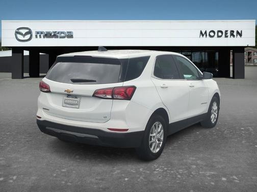 White 2024 Chevrolet Equinox LT