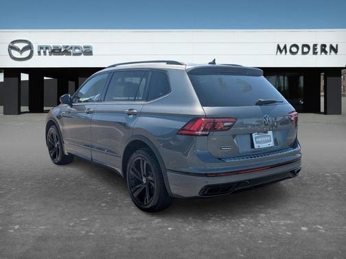Platinum Gray Metallic 2023 Volkswagen Tiguan 2.0T SE R-Line Black