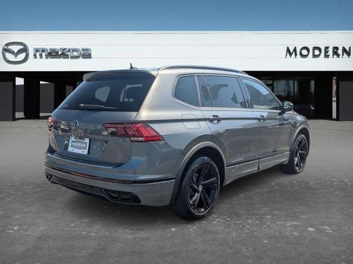 Platinum Gray Metallic 2023 Volkswagen Tiguan 2.0T SE R-Line Black