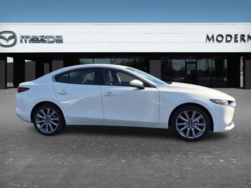Snowflake White Pearl 2026 Mazda Mazda3 FWD w/Preferred Package