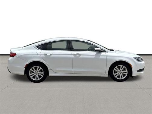 2017 Chrysler 200 LX