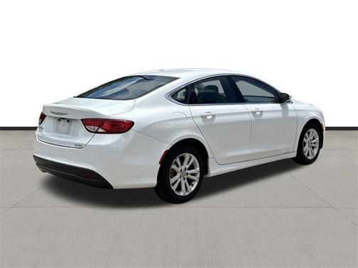2017 Chrysler 200 LX