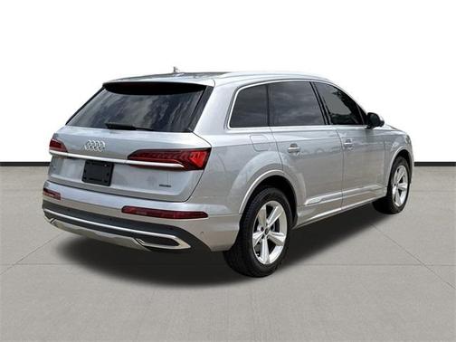 2022 Audi Q7 55 Premium