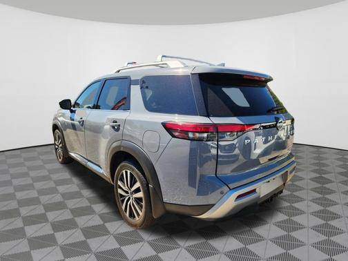 Boulder Gray Metallic 2025 Nissan Pathfinder Platinum