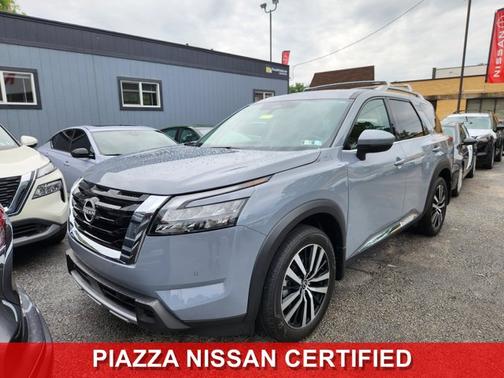 Boulder Gray Metallic 2025 Nissan Pathfinder Platinum