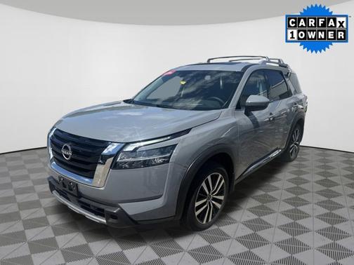 2024 Nissan Pathfinder Platinum