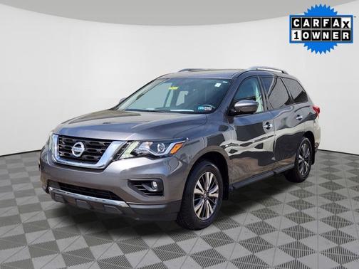 2017 Nissan Pathfinder SL
