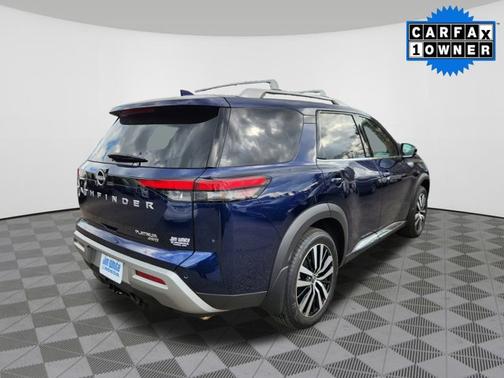 2024 Nissan Pathfinder Platinum