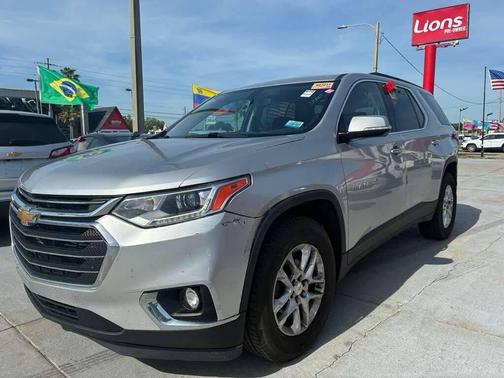 Silver Ice Metallic 2019 Chevrolet Traverse LT Cloth