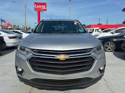 Silver Ice Metallic 2019 Chevrolet Traverse LT Cloth