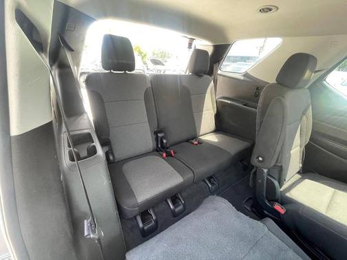 Silver Ice Metallic 2019 Chevrolet Traverse LT Cloth