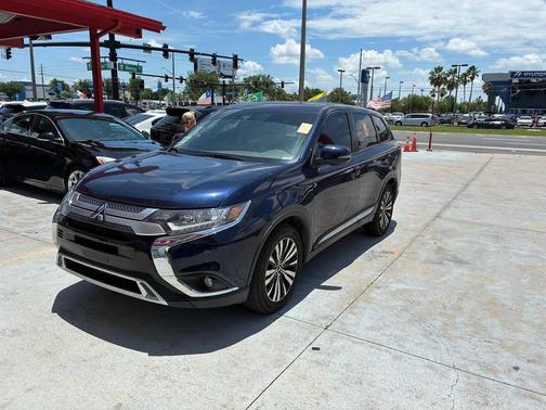 Cosmic Blue Metallic 2020 Mitsubishi Outlander SE