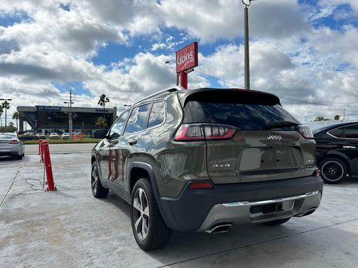 2019 Jeep Cherokee